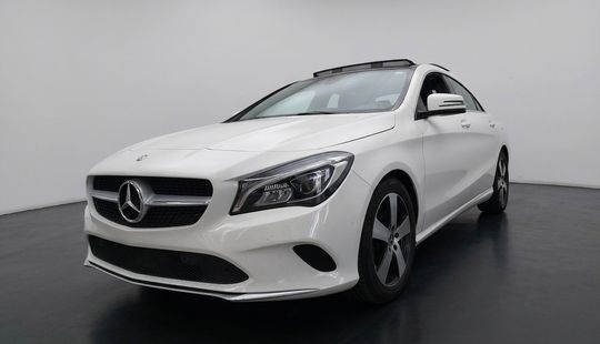 Mercedes Benz • Clase CLA