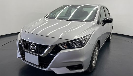 Nissan • Versa