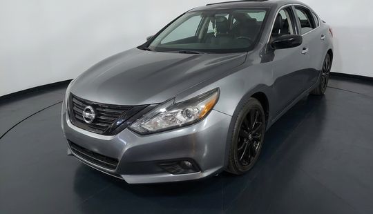 Nissan • Altima