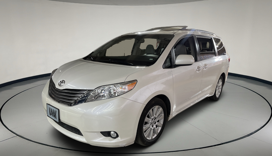 Toyota • Sienna
