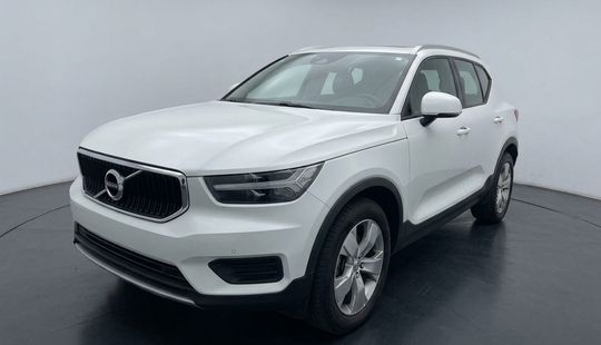 Volvo • XC40