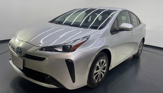 Toyota • Prius