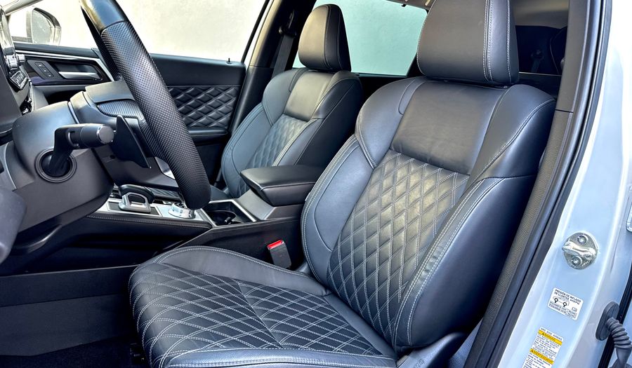 Mitsubishi Outlander 2.4 PHEV DIAMOND AUTO 4WD Suv 2023