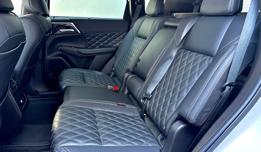 Mitsubishi Outlander 2.4 PHEV DIAMOND AUTO 4WD Suv 2023