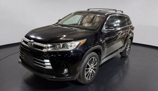 Toyota • Highlander
