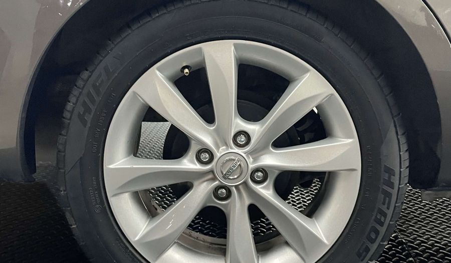 Nissan Versa 1.6 ADVANCE TM AC Sedan 2015