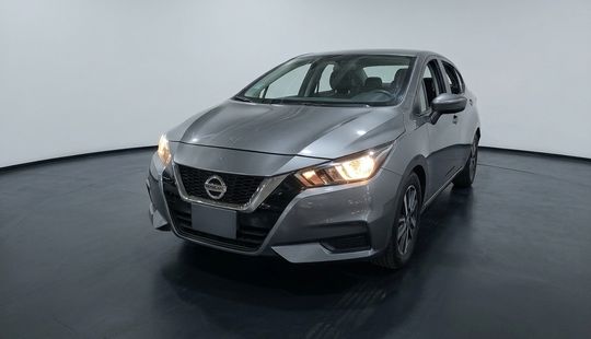 Nissan • Versa