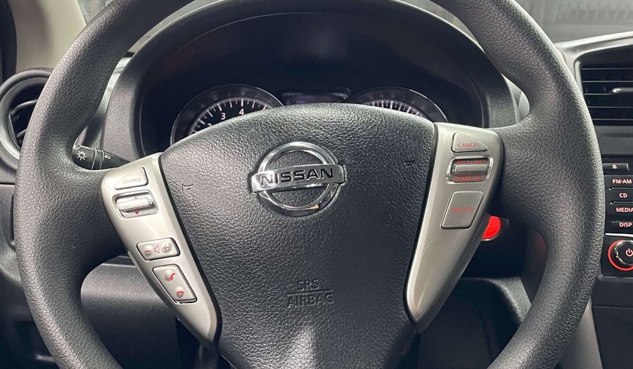 Nissan Versa 1.6 ADVANCE TM AC Sedan 2015