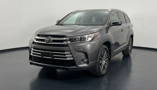 Toyota • Highlander