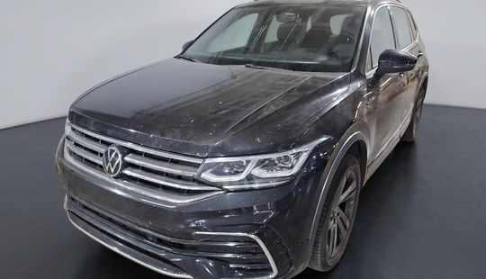Volkswagen • Tiguan