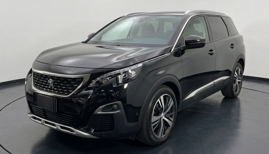Peugeot • 5008