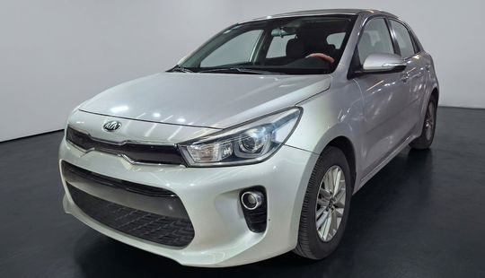 2018 • 124,080 km • Manual