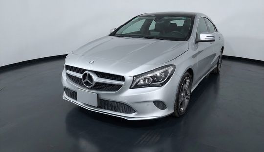 Mercedes Benz • Clase CLA
