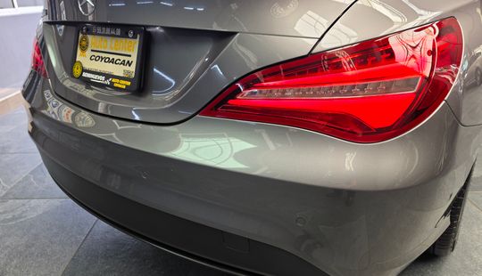 Mercedes Benz • Clase CLA