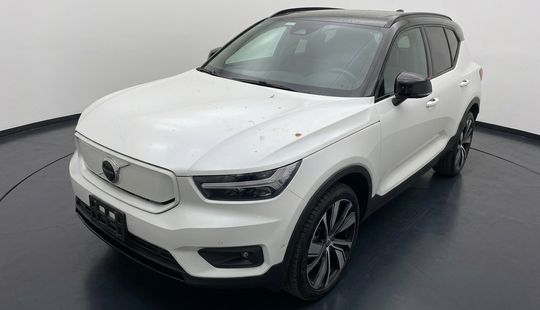Volvo • XC40