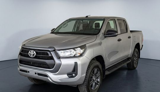 Toyota • Hilux