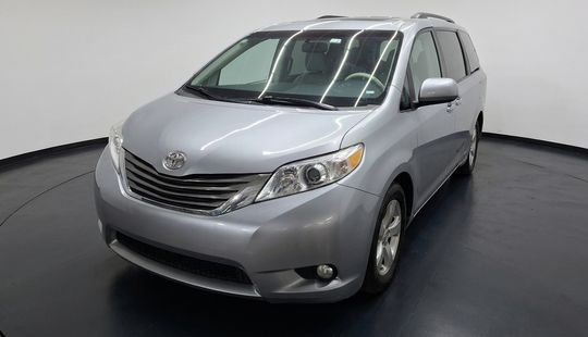 Toyota • Sienna