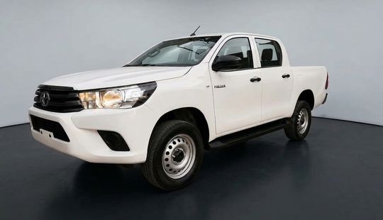 Toyota • Hilux