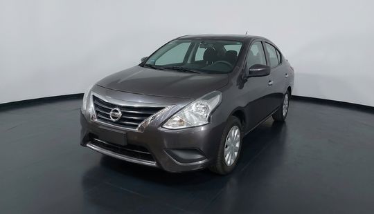 Nissan • Versa