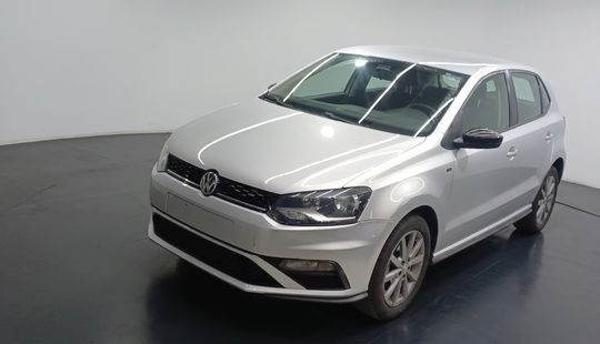 Volkswagen • Polo