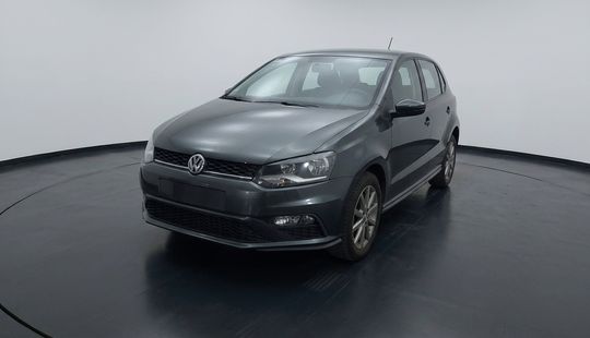 Volkswagen • Polo