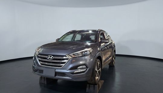 2018 • 104,434 km • Automático