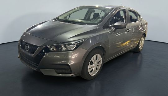 Nissan • Versa