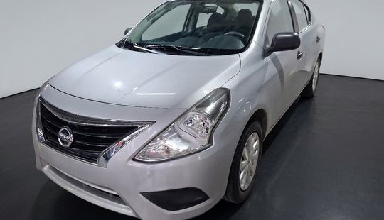 Nissan • Versa
