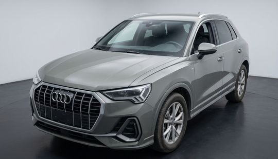 Audi • Q3