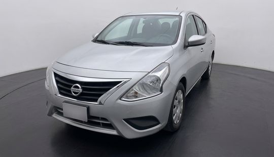 Nissan • Versa