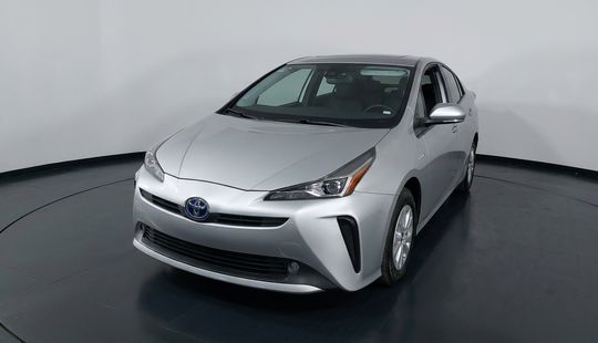 Toyota • Prius
