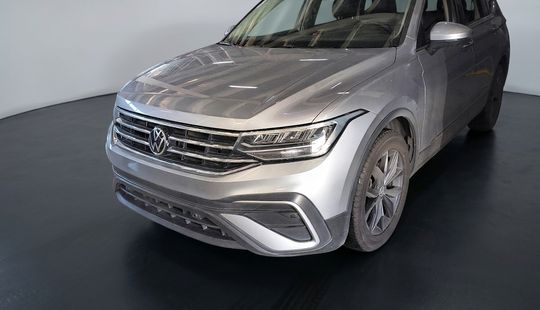 Volkswagen • Tiguan