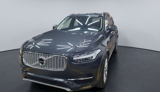 Volvo • XC90