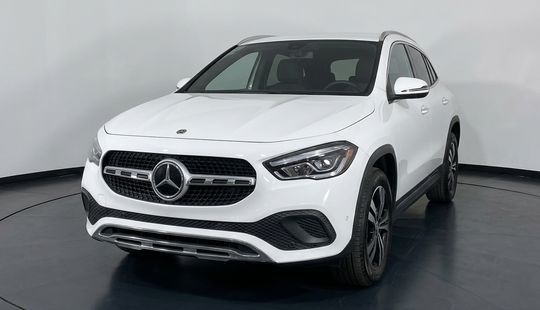 Mercedes Benz • Clase GLA