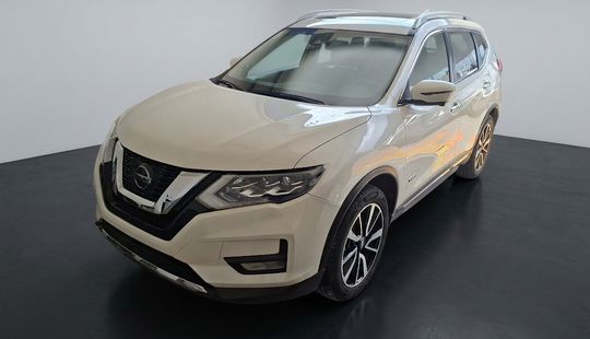 Nissan • X-Trail