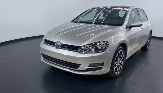 Volkswagen • Golf