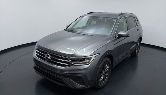 Volkswagen • Tiguan