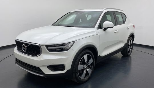 Volvo • XC40