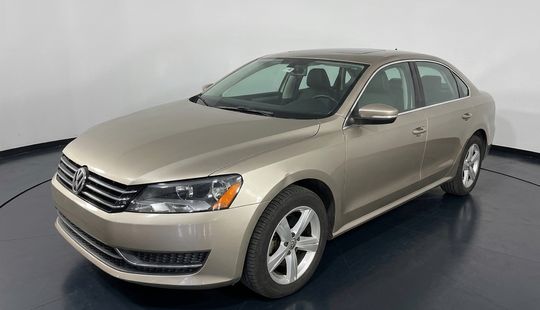Volkswagen • Passat