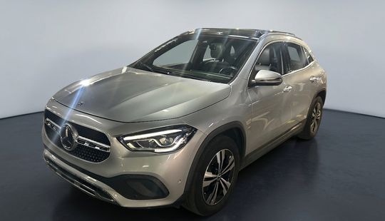 Mercedes Benz • Clase GLA