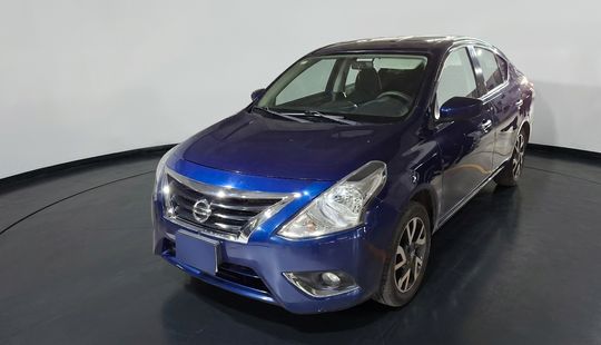 Nissan • Versa