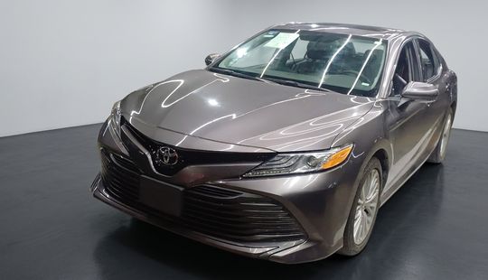 Toyota • Camry
