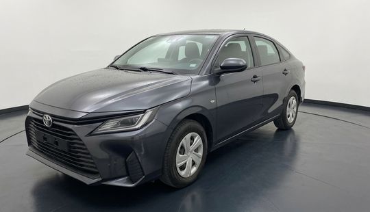 Toyota • Yaris