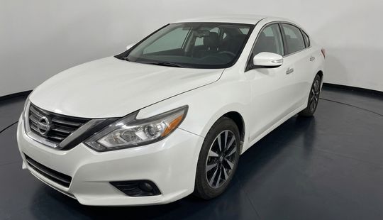 Nissan • Altima
