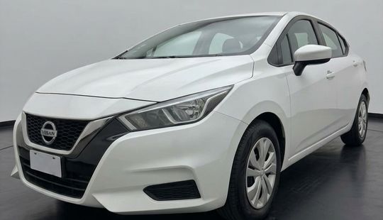Nissan • Versa