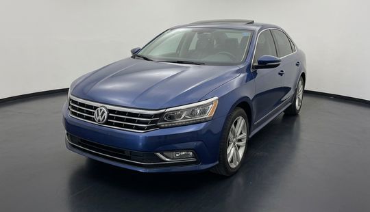 Volkswagen • Passat