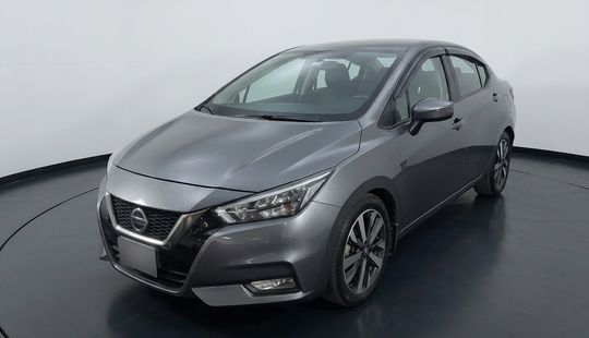 Nissan • Versa