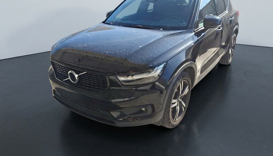 Volvo • XC40