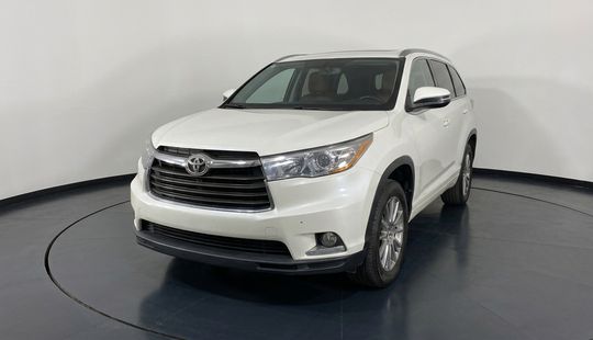 Toyota • Highlander