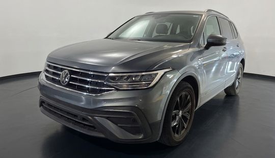 Volkswagen • Tiguan